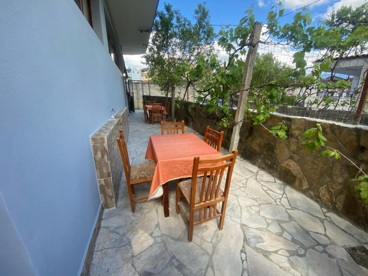 Guesthouse Seli Берат Екстер'єр фото