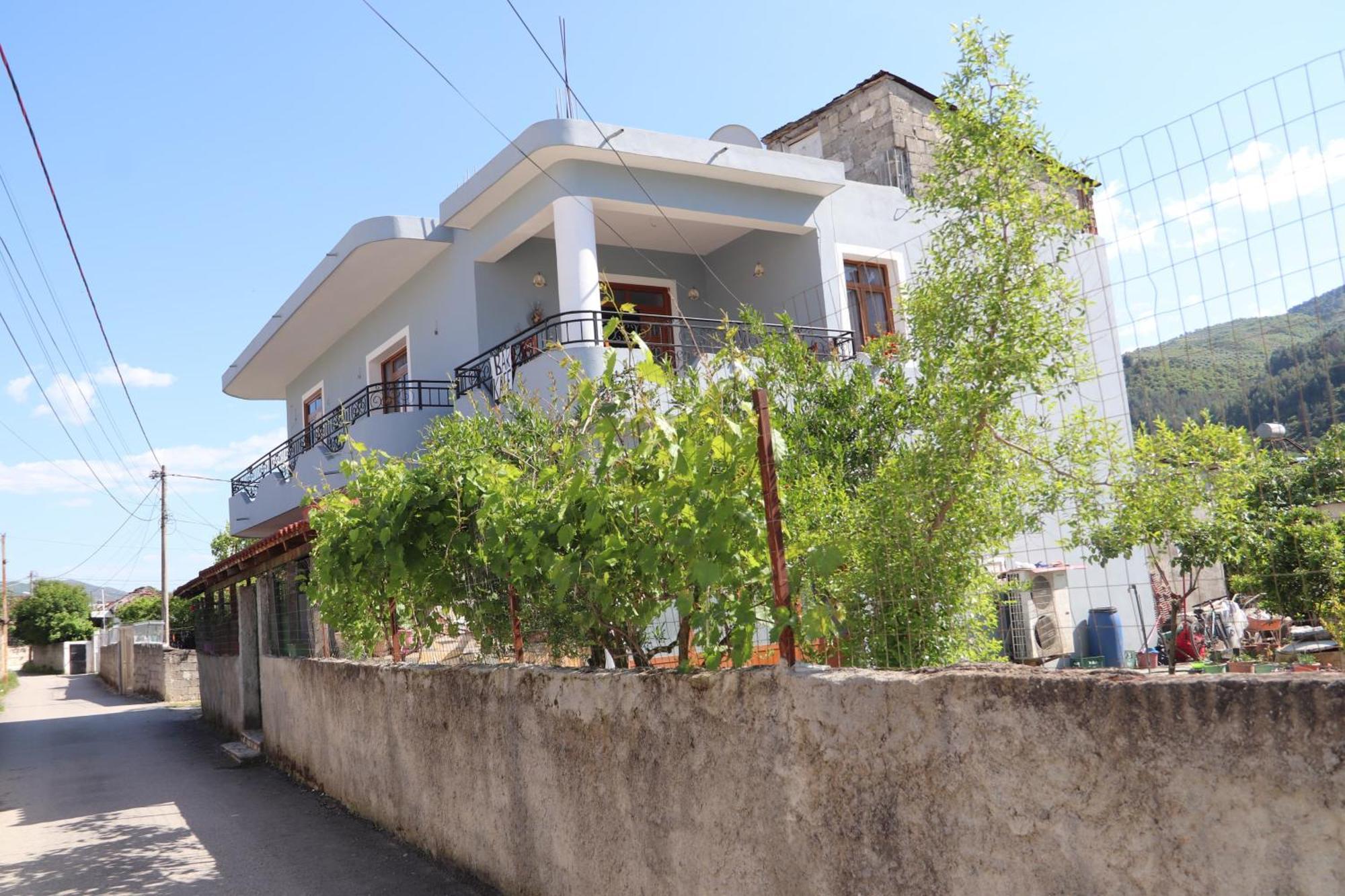 Guesthouse Seli Берат Екстер'єр фото